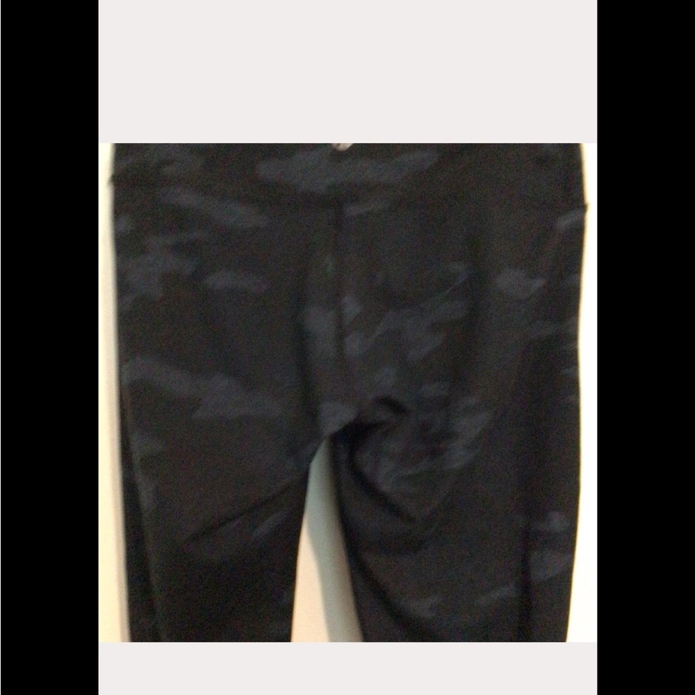 lululemon athletica Dark Camo Leggings - Picture 4 of 4